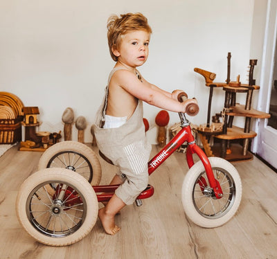 barn på Balancecykel Tre Hjul, Vintage Red, Trybike