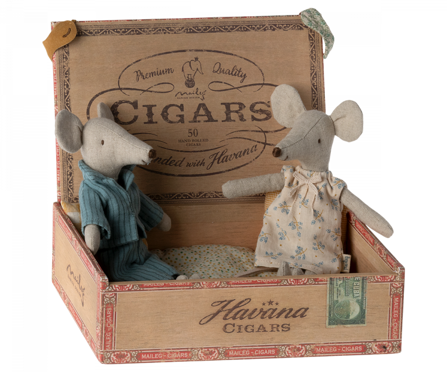 Mor & Far mus i cigaræske, Maileg
