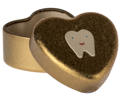 Sød æske i guldfarvet metal til de små mælketænder. På toppen af låget er der en sød tand.