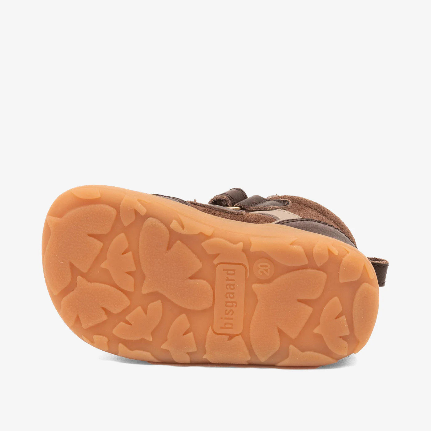 Barefoot Becky Sneakers, Brown fra Bisgaard

'Becky' er en barfodssko skabt med tanke på små, aktive fødder. Den er lavet i blødt kvalitetslæder