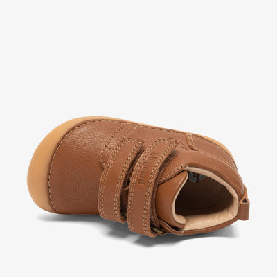 Barefoot Carter Prewalker, Cognac fra Bisgaard

‘Carter’ er en let og fleksibel begyndersko, skabt til små fødder, der er ved at lære at gå eller lige har taget deres første skridt.