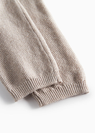 Pira Knit Pants, Modal, Cashew Melange fra MarMar

Disse søde bukser fra MarMar er i en lækker, blød kvalitet. Bukserne har det fineste lyse farve. Bukserne har elastik i livet, så de sidder hvor de skal, samt en behagelig pasform.