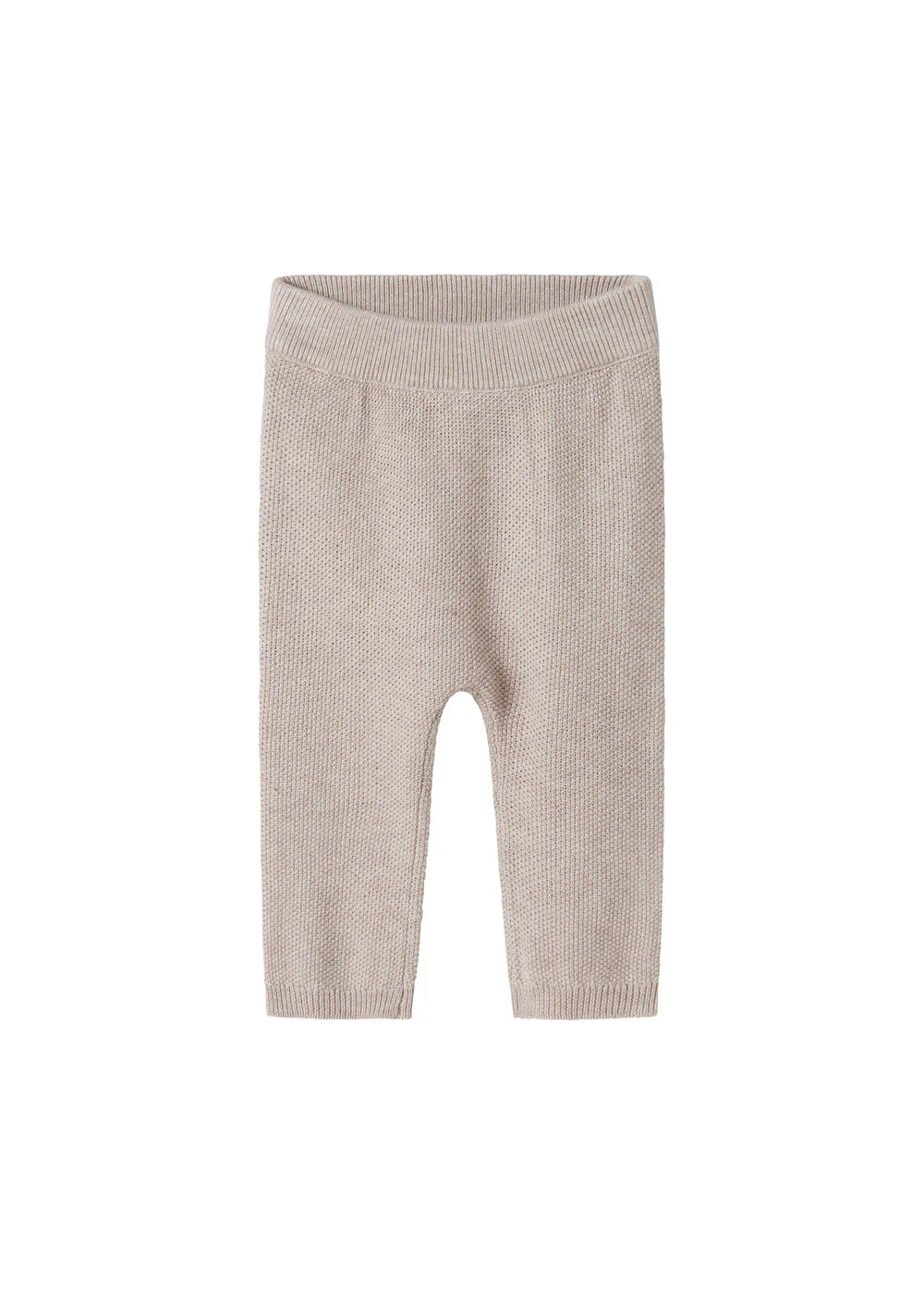 Pira Knit Pants, Modal, Cashew Melange fra MarMar

Disse søde bukser fra MarMar er i en lækker, blød kvalitet. Bukserne har det fineste lyse farve. Bukserne har elastik i livet, så de sidder hvor de skal, samt en behagelig pasform.