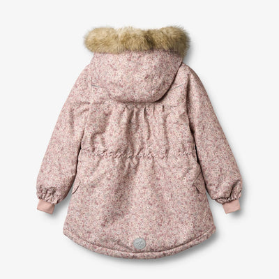 Jakke, Mathilde, Rose Dust Flowers fra Wheat

Flot A-formet jakke med smukt print, lavet i et vandtæt og åndbart materiale, der holder dit barn både tørt og komfortabelt.