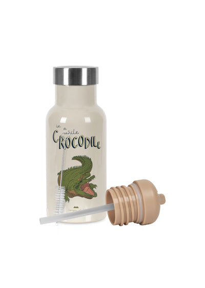 Termoflaske med krokodille fra Konges Sløjd

Den seje termoflaske på 350 ml. fra Konges Sløjd er perfekt til alle de små ture.