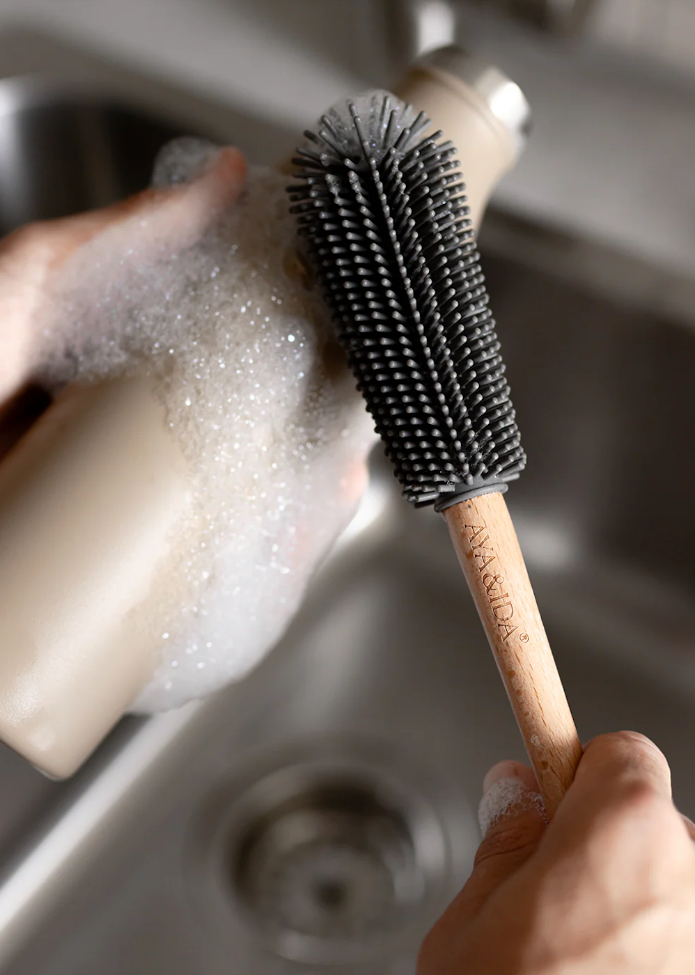 Bottle Brush, Aya&Ida