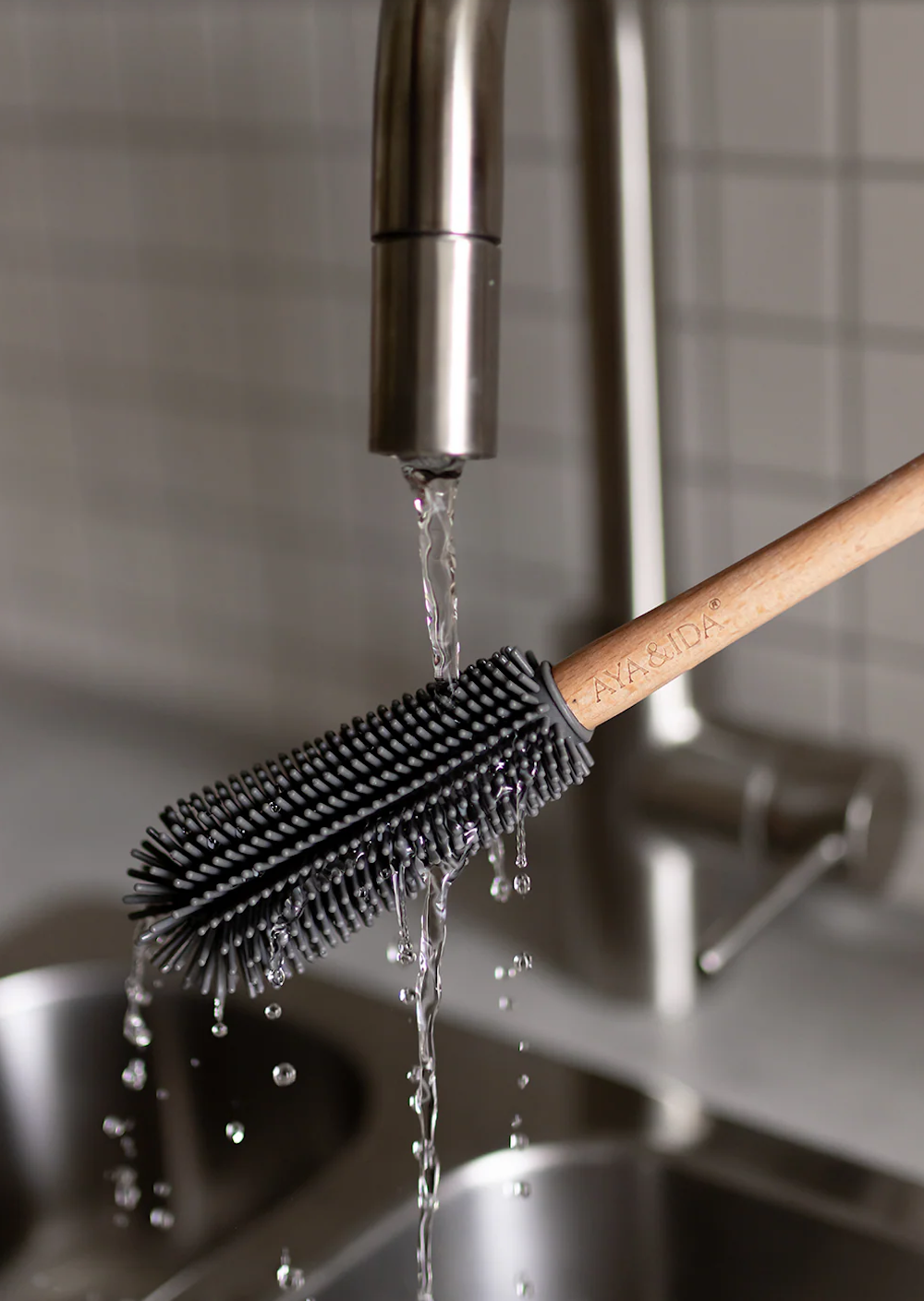 Bottle Brush, Aya&Ida